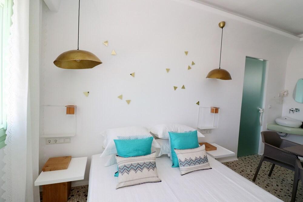 Depis Luxury Suites Naxos City Zewnętrze zdjęcie