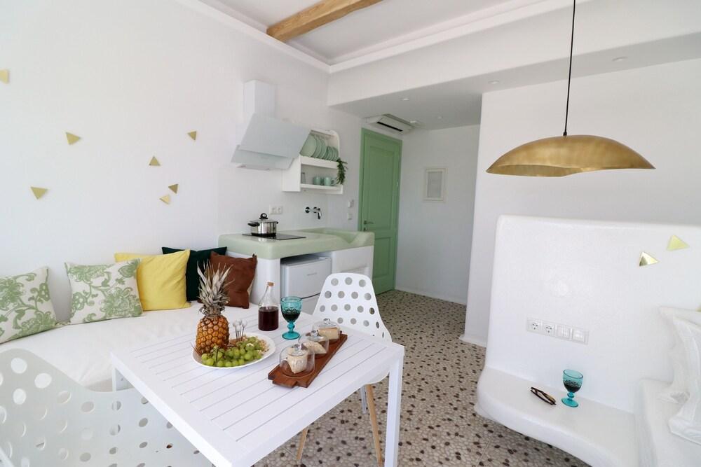 Depis Luxury Suites Naxos City Zewnętrze zdjęcie