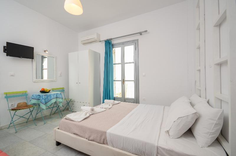 Depis Luxury Suites Naxos City Zewnętrze zdjęcie